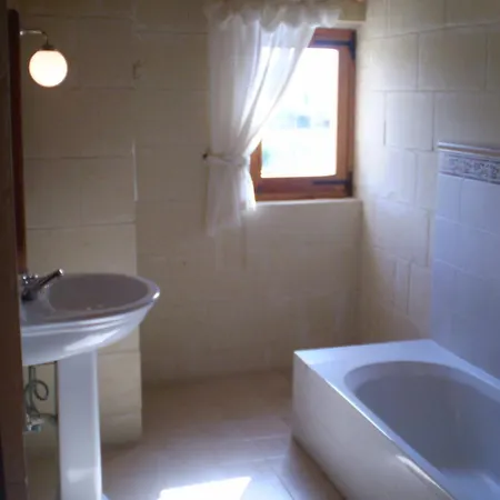 Landhuis Ta'Karmni Farmhouse B&B