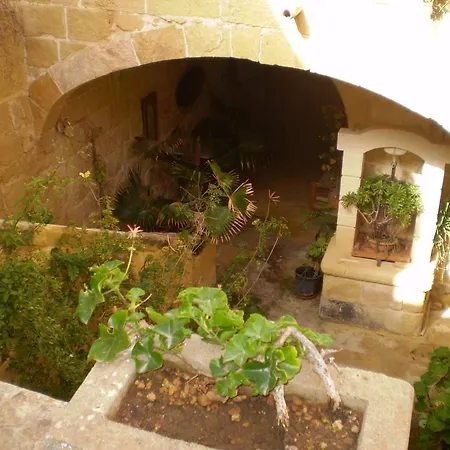 Ta'Karmni Farmhouse B&B Landhuis Għarb