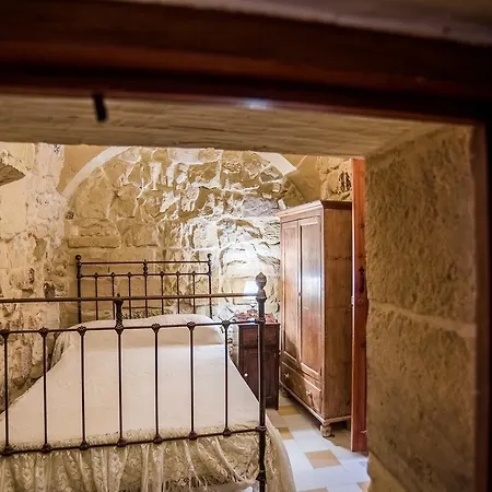Ta'Karmni Farmhouse B&B Landhuis Għarb