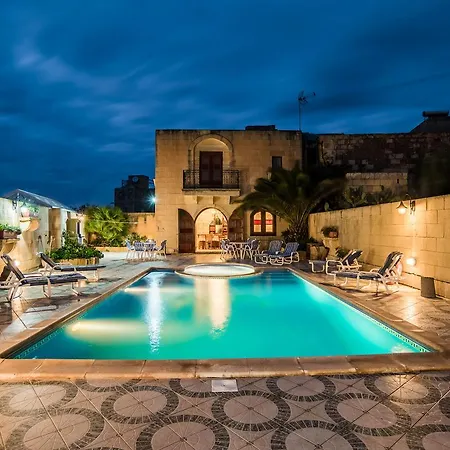 Ta'Karmni Farmhouse B&B * Għarb