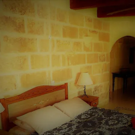 Landhuis Ta'Karmni Farmhouse B&B