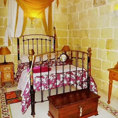 Landhuis Ta'Karmni Farmhouse B&B Għarb