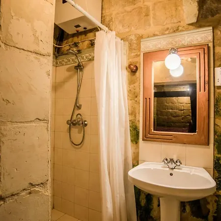 Ta'Karmni Farmhouse B&B Landhuis Għarb