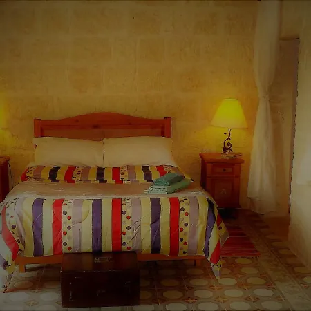 Ta'Karmni Farmhouse B&B * Għarb