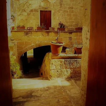 Landhuis Ta'Karmni Farmhouse B&B